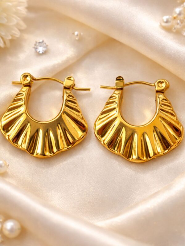urban u earrings for girls